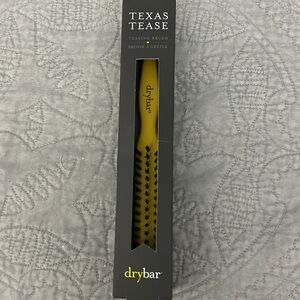 Drybar Texas Tease teasing brush NWT